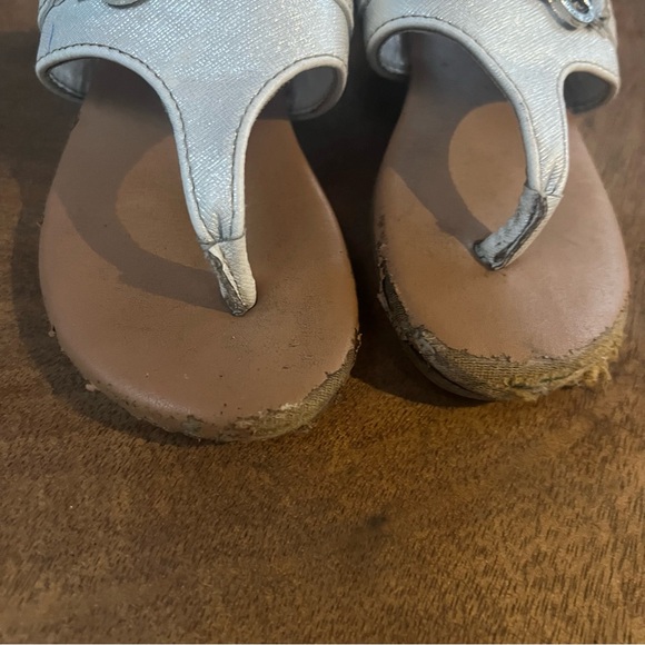 Micheal Kors • Toddler Size 9 - Picture 3 of 3